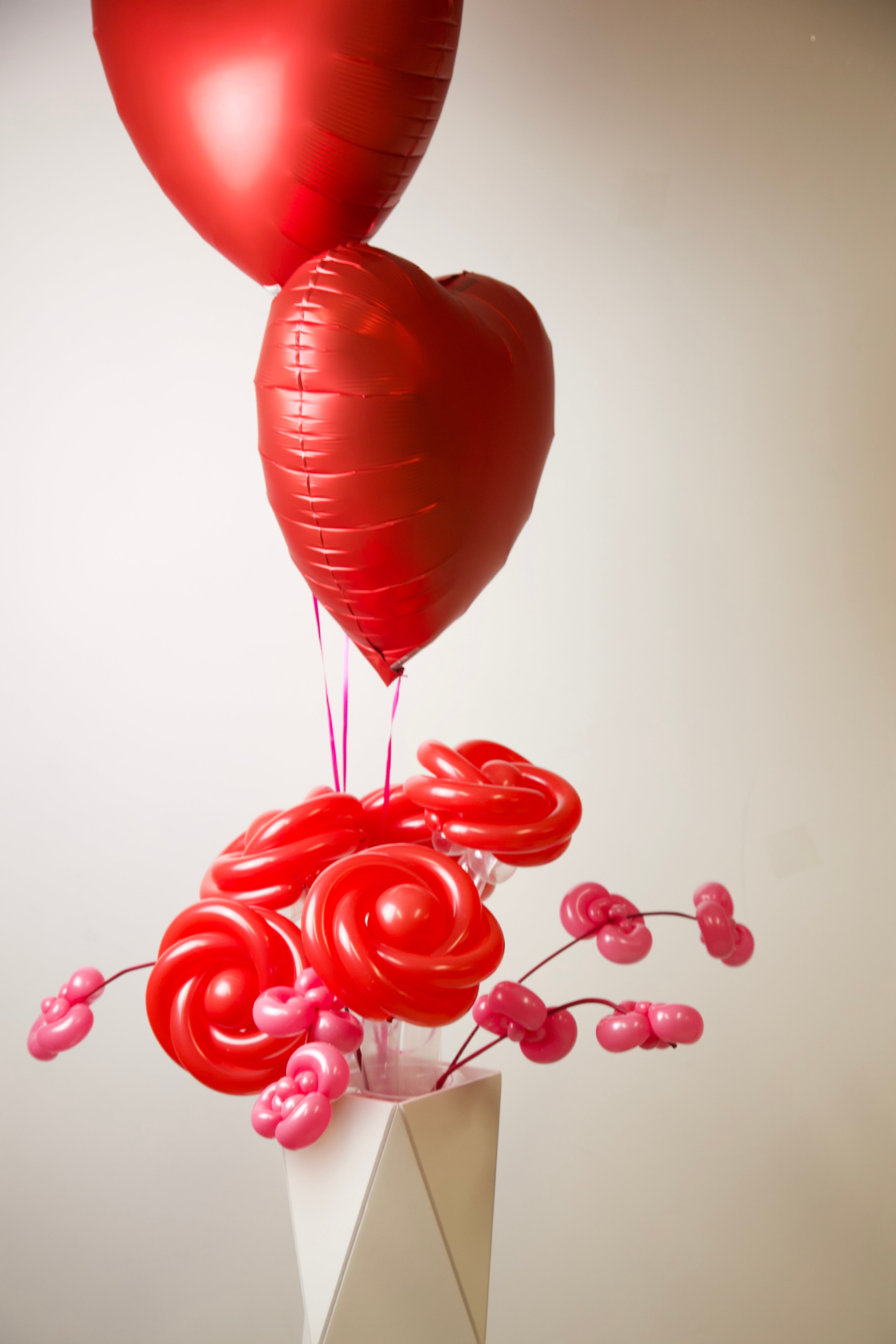 Red Heart Balloon Flower Centerpiece – Romantic Balloon Arrangement Toronto