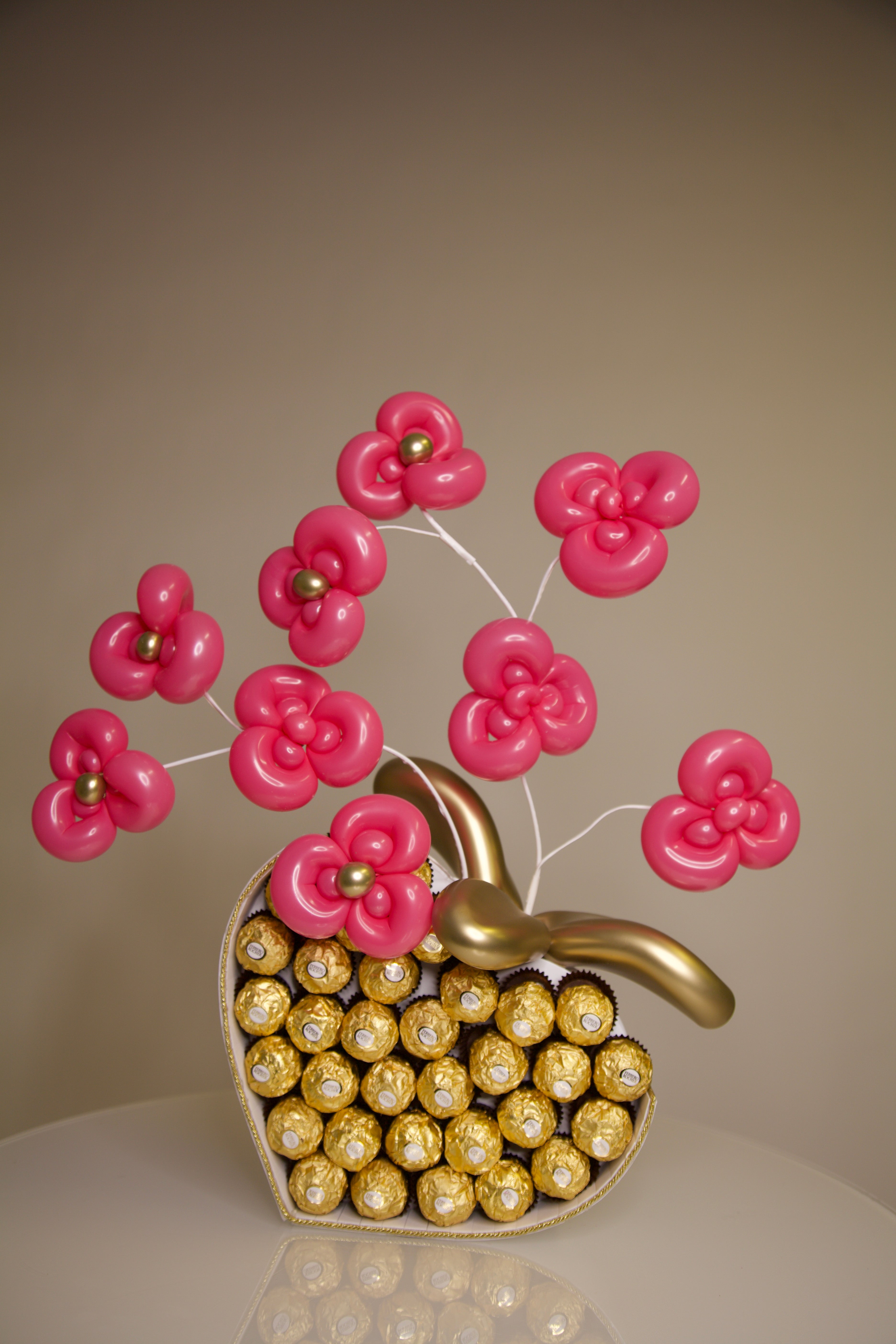 Luxury Heart Chocolate & Balloon Flower Gift – Sweet Floral Box Arrangement