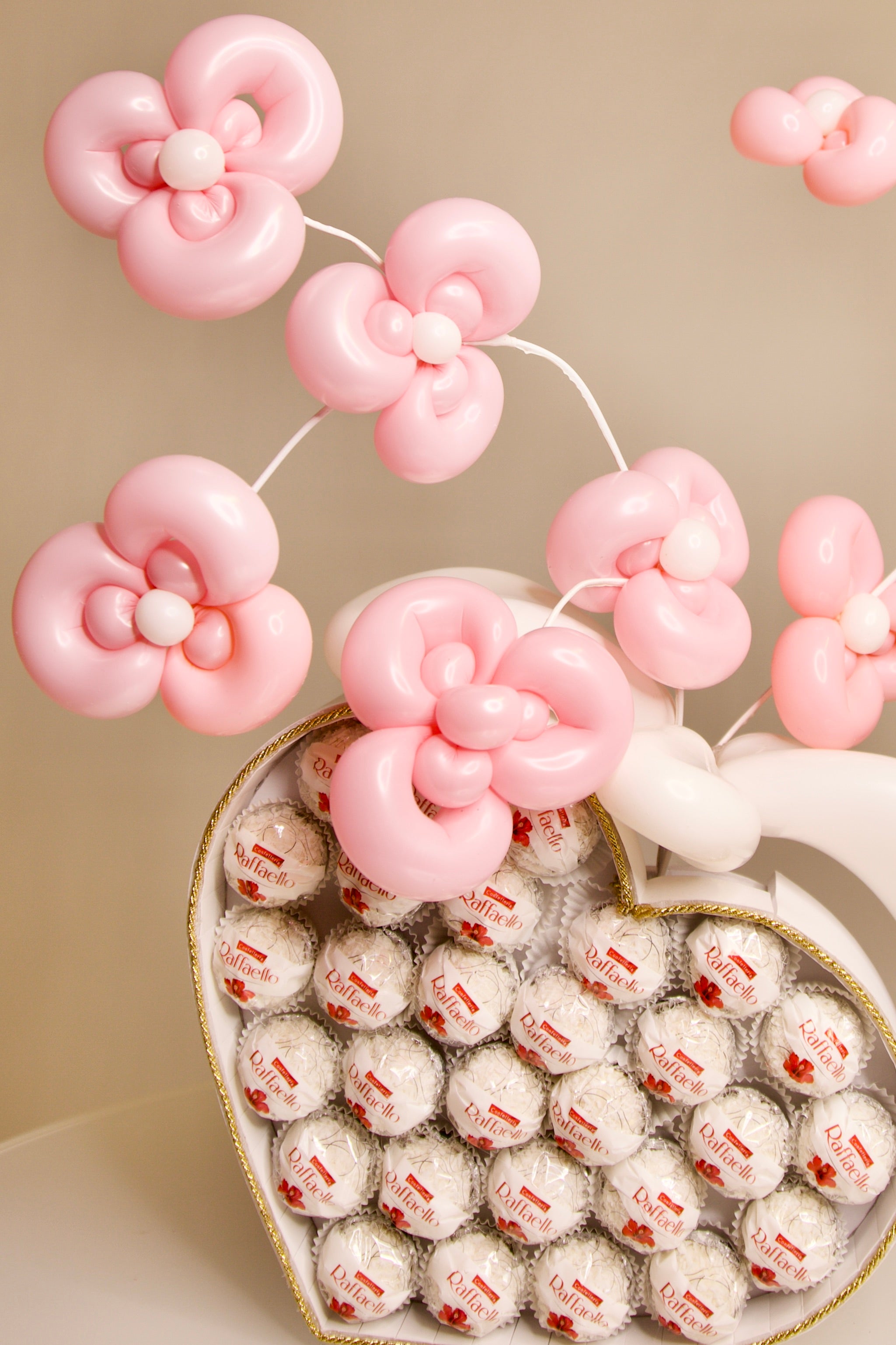 Luxury Heart Chocolate & Balloon Flower Gift – Sweet Floral Box Arrangement