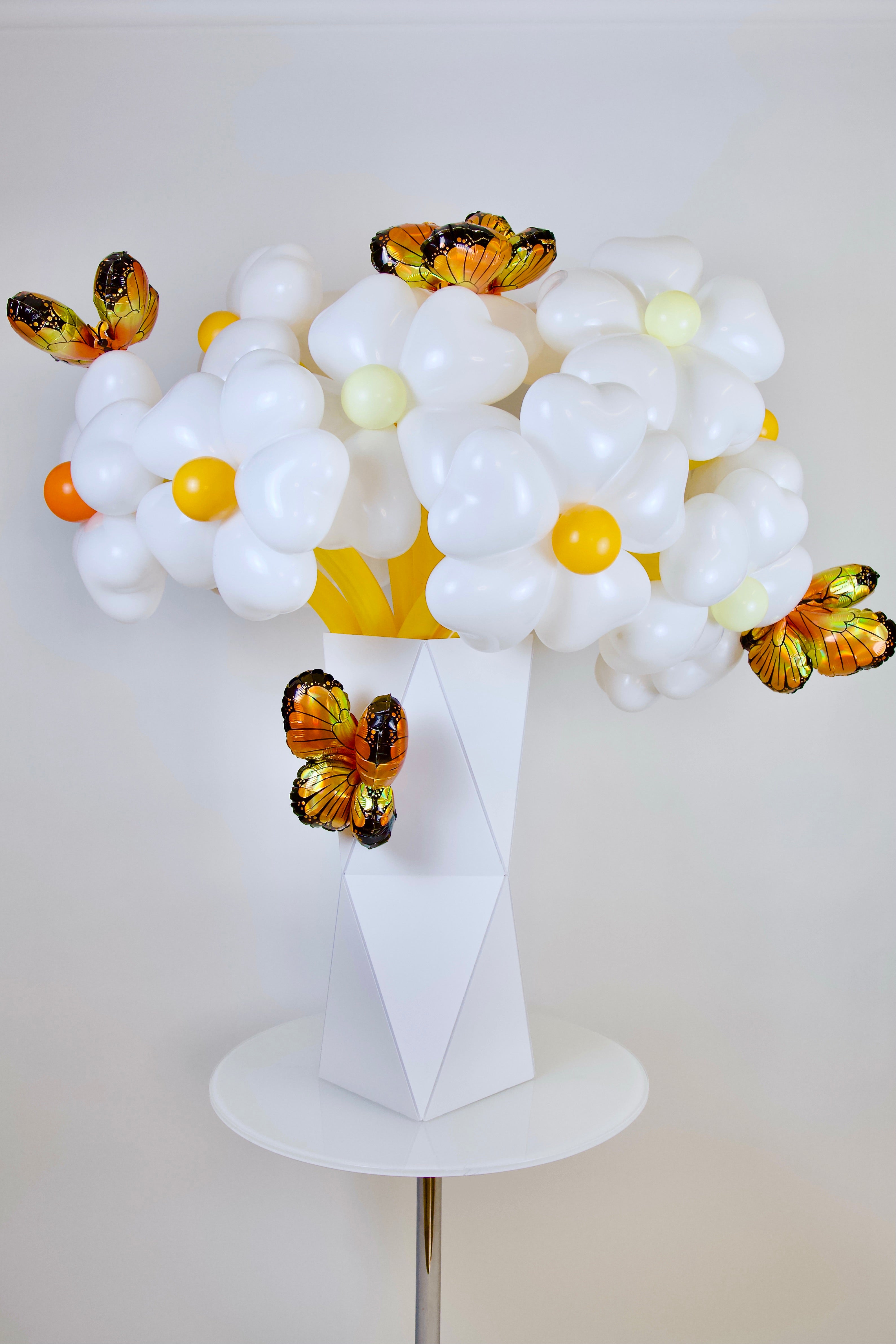 Luxury Balloon Daisy Bouquet with Butterflies – Elegant Balloon Flower Arrangement Toronto